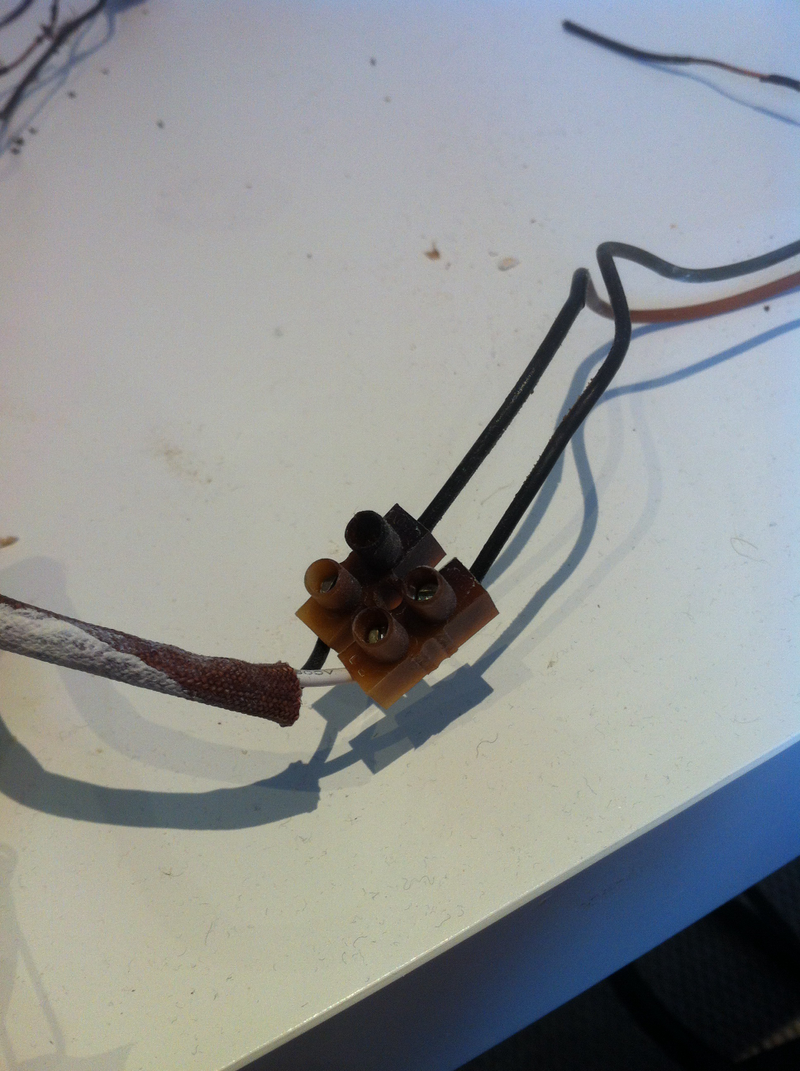 Illustration for article titled Electrical Problem/Home Wiring Question